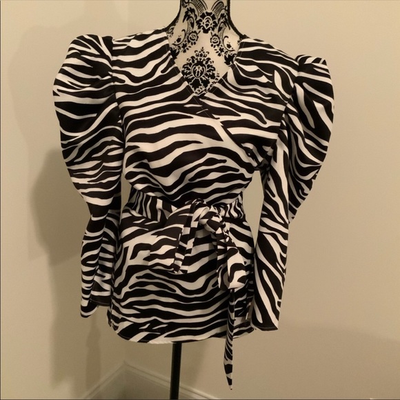 Puff Sleeve Wrap Top - Picture 4 of 5